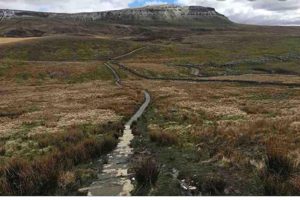 Westside Cottage, Newby, Clapham, Yorkshire Dales National Park, Famous Three Peaks, Near The Lake District, Pets Are Welcome Newby  Ngoại thất bức ảnh
